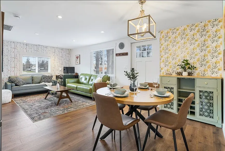 2 bed, 650 sqft, $3,000 — Photo 2