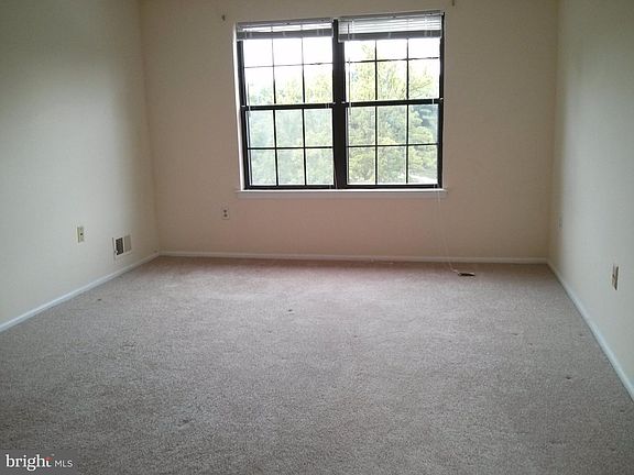 5th image of 22 Joyner Ct