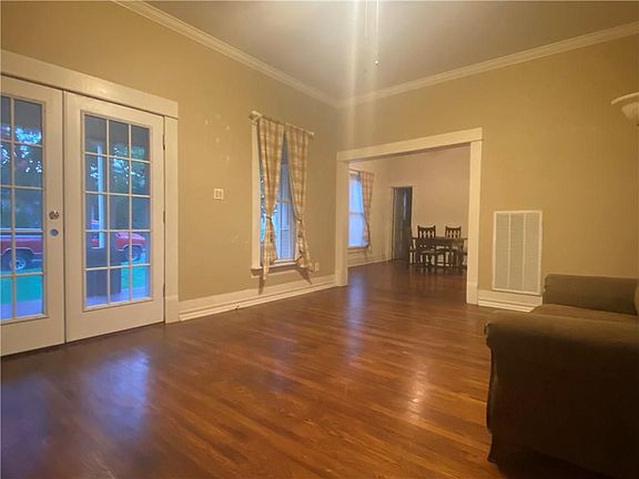 4th image of 600 NE 2nd St