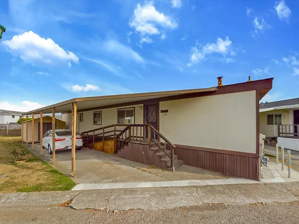1729 Thunderbird Dr, McKinleyville, CA 95519