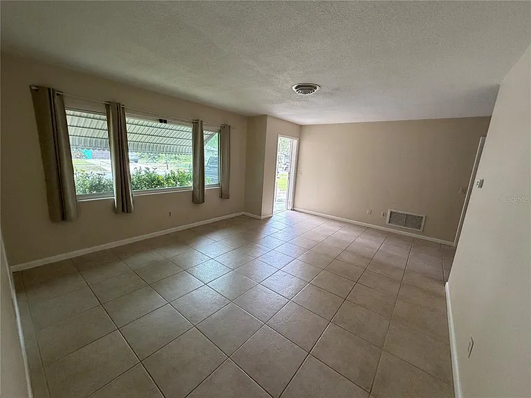 2236 Morningside Dr — Photo 4