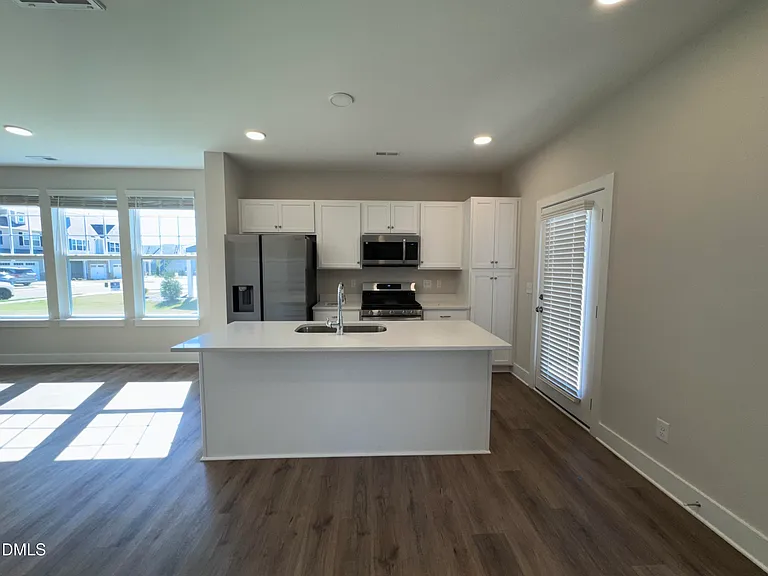 836 Pryor St — Photo 5