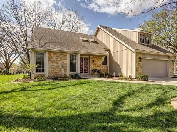 8032 W 114th Ter, Overland Park, KS 66210