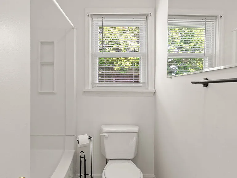16 Homestead St — Photo 12