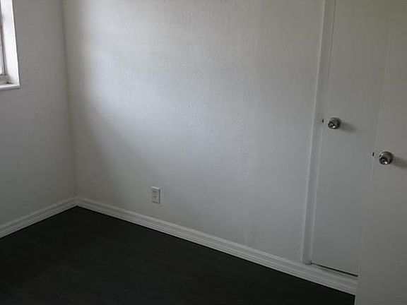 5th image of 531 NW 33rd Ter