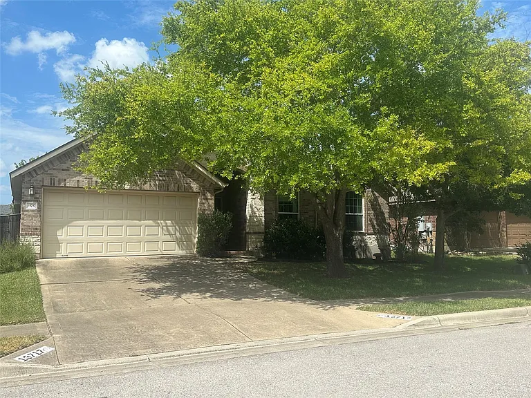 13717 Long Shadow Dr — Photo 1