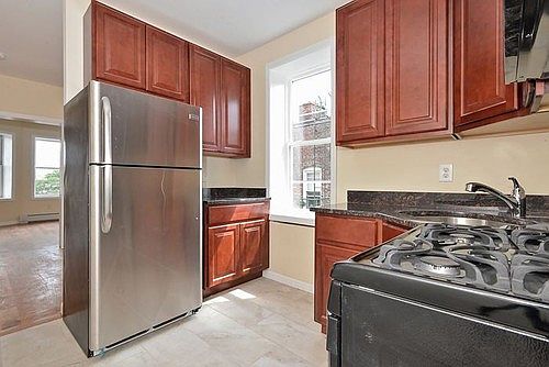 2nd image of 215 Summit Ave APT 2