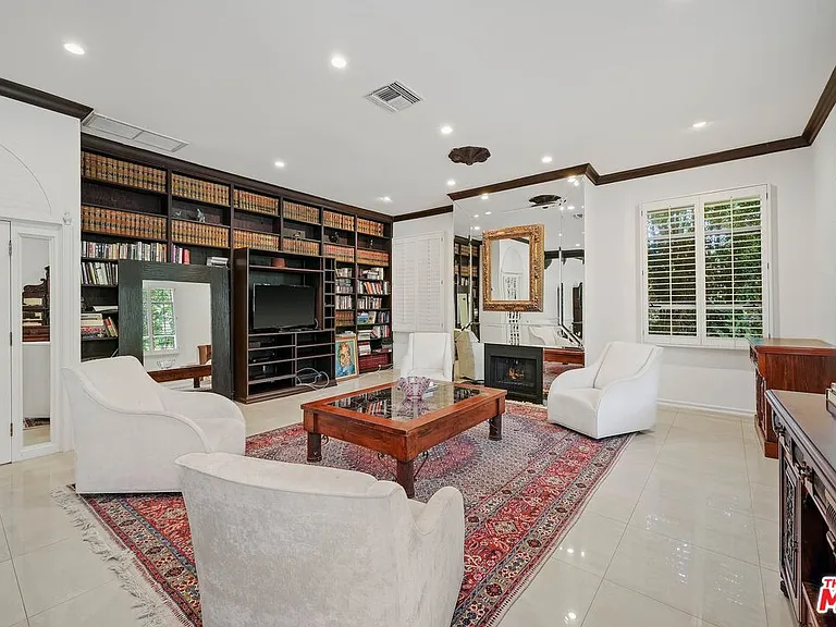 717 N Rodeo Dr — Photo 28