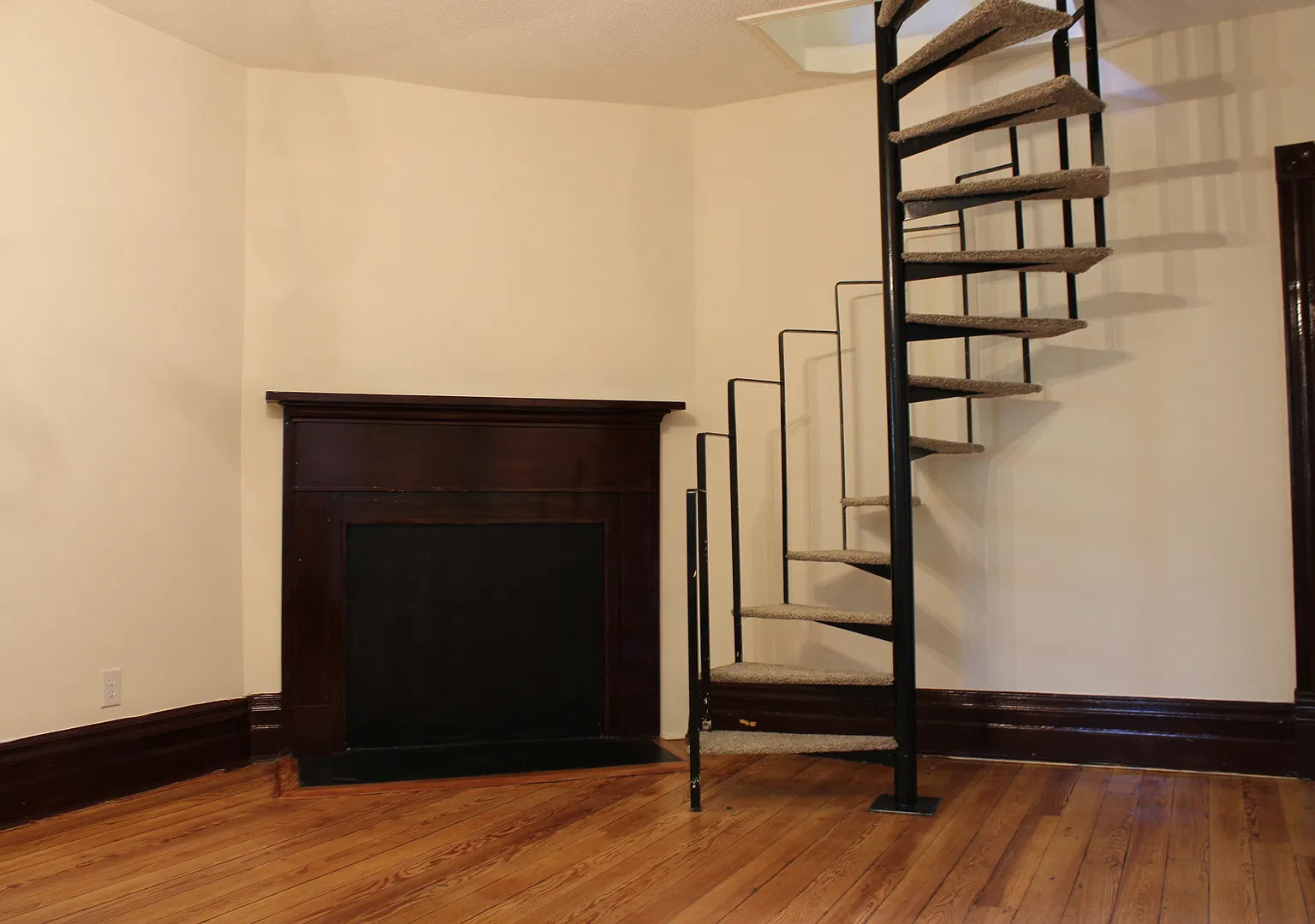 236 West End — Photo 4