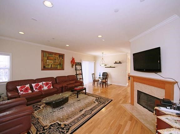 4th image of 1021 Cravens Ave Unit 8