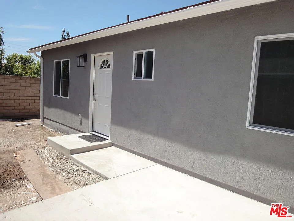 Building Photo - 1151 Royal Ave