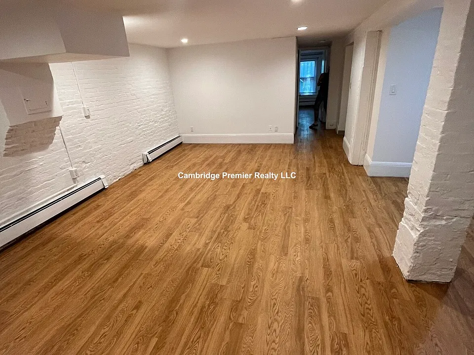 16 Yarmouth St #2