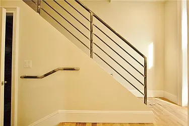 Rented by R New York
