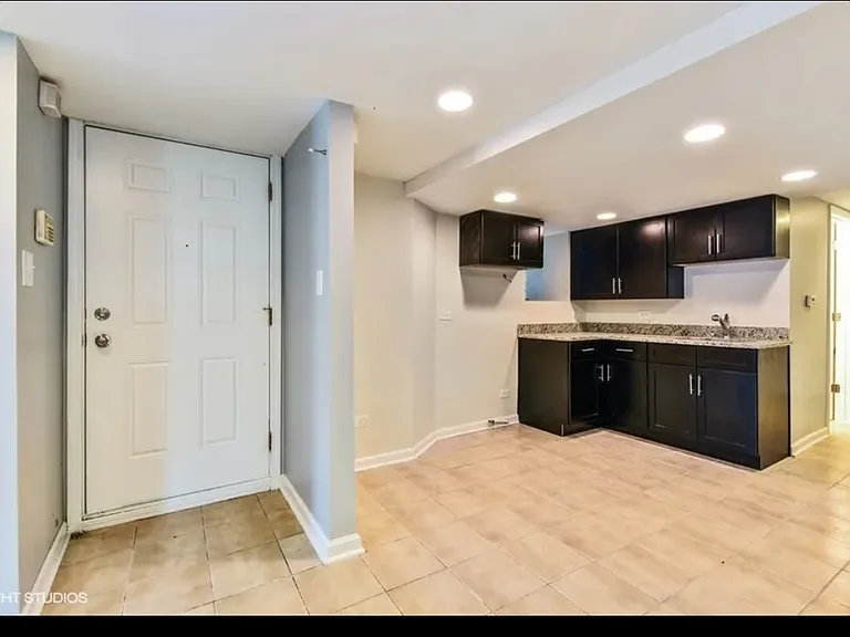 6610 S Rhodes Ave #3 — Photo 3