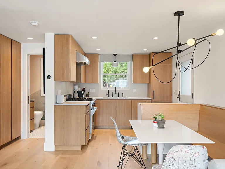 331 W Main St #B — Photo 6