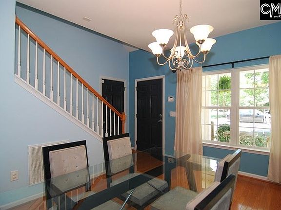 4th image of 390 Northwood St