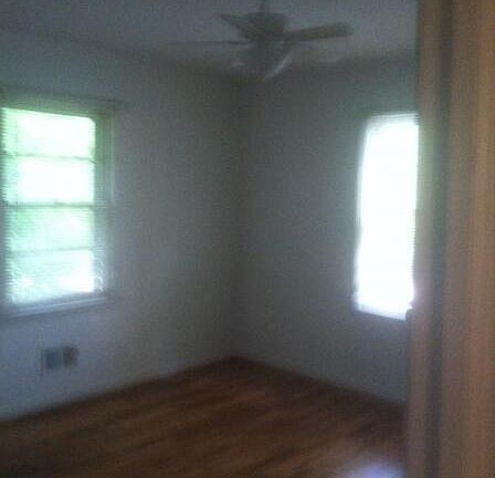 4th image of 112 Isley St