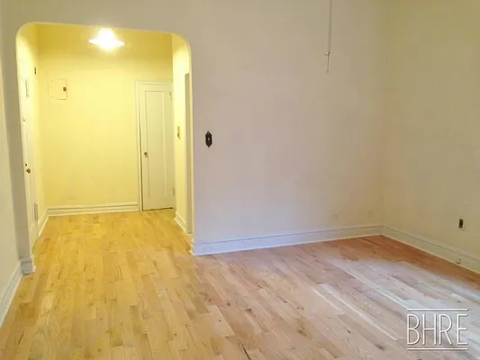 Rented by Brooklyn Heights Real Estate Inc | media 8