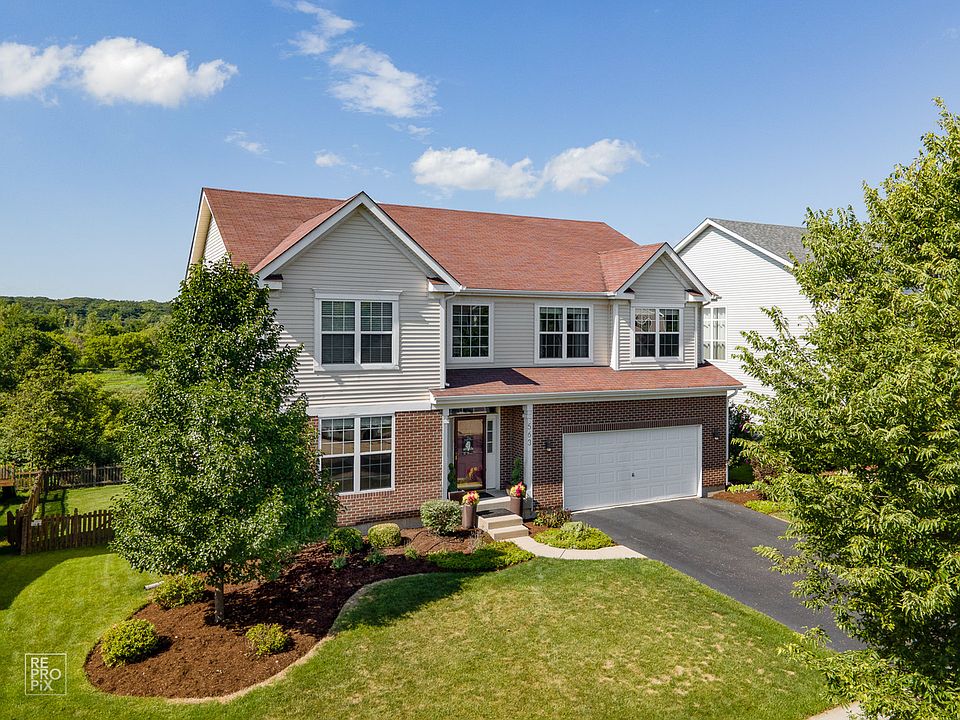 1st image of 563 Barclay Dr