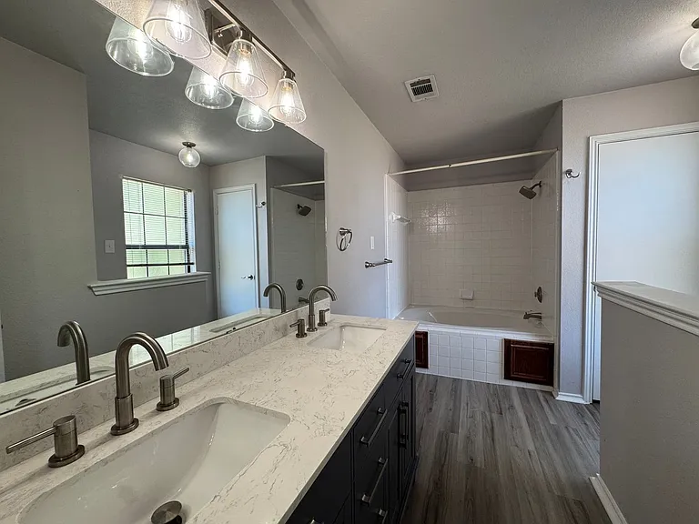 1204 Bristol Dr — Photo 13