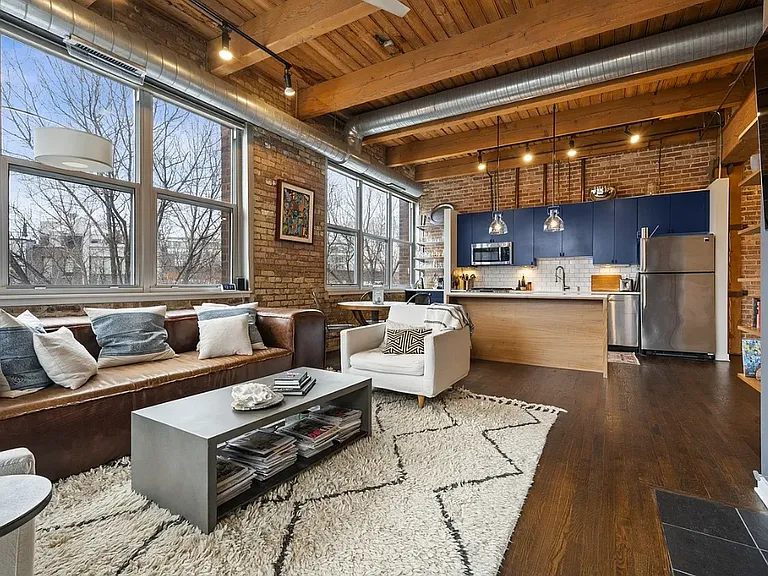 2201 W Wabansia Ave #10 — Photo 7