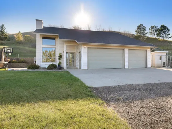 4912 50th Ave SE, Minot, ND 58701