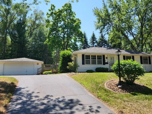 2419 W 107th St, Bloomington, MN 55431