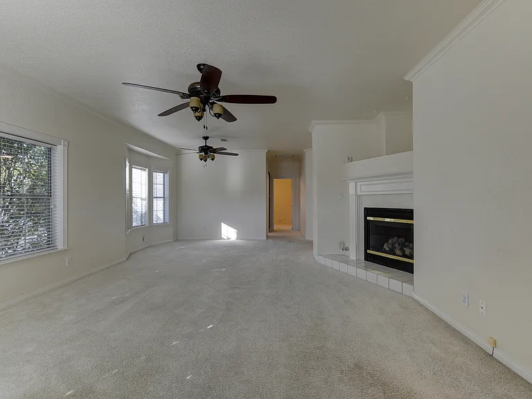 1759 N Baker St — Photo 5