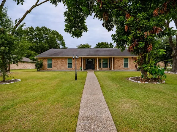 19202 Casper Dr, Spring, TX 77373