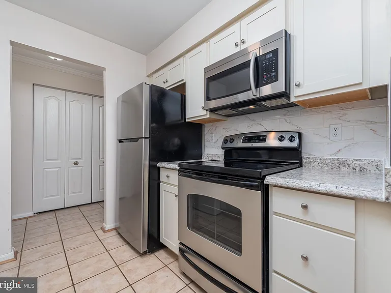 8360 Montgomery Run Rd NW #D — Photo 4
