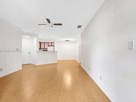 5th image of 3360 Pinewalk Dr N APT 1314
