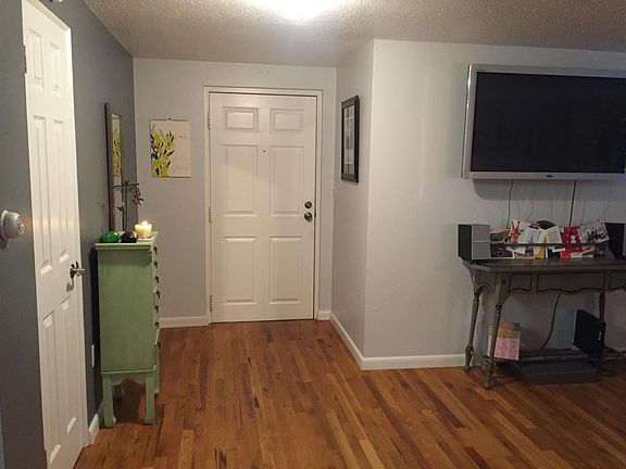 3rd image of 830 E 11th Ave APT 105