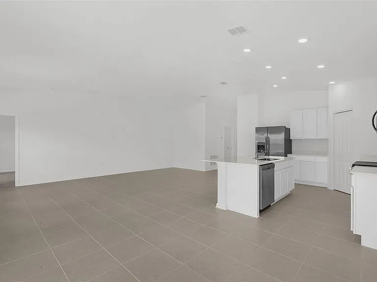 1552 Loxley Trl — Photo 6