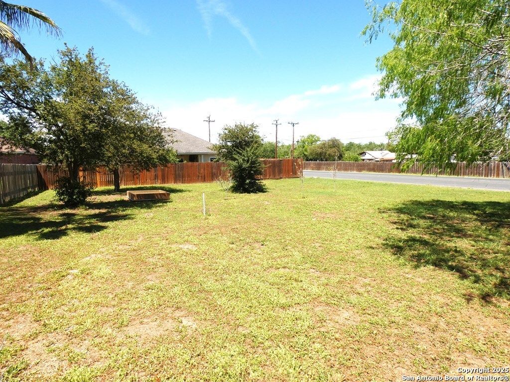 Apartment in Beeville, Bee - View 5