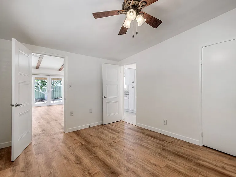 5681 Charter Ave — Photo 10