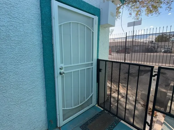 536 S 11th St #1, Las Vegas, NV 89101