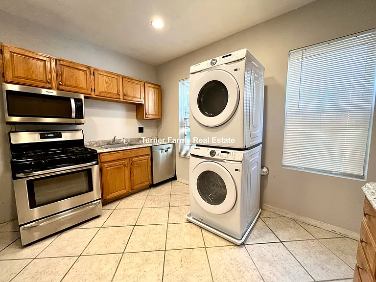 18 Eastman St #A2 — Photo 3