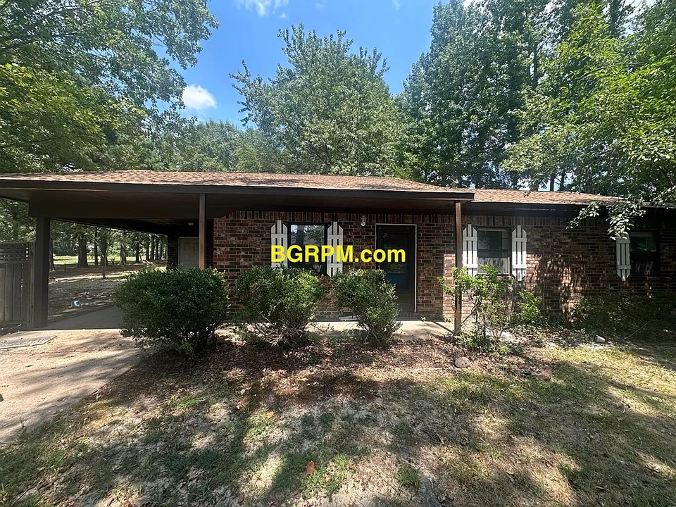 423 Honeysuckle Ln