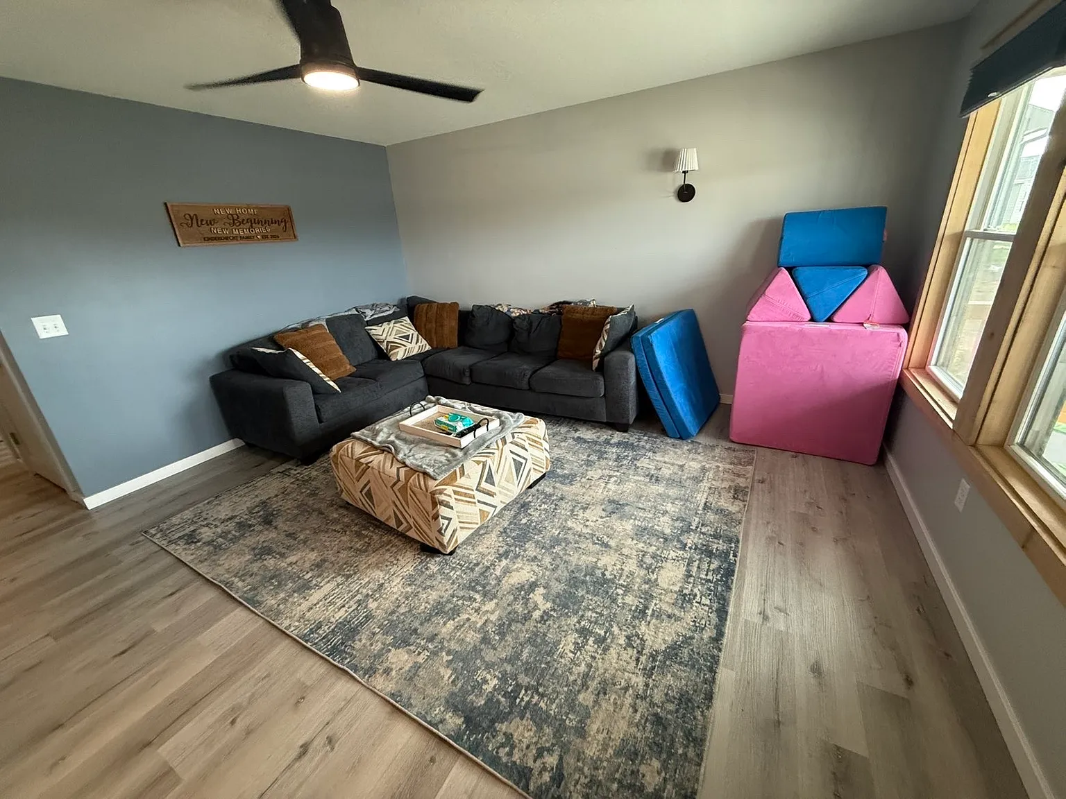 3 bed, 1100 sqft, $1,900 — Photo 2