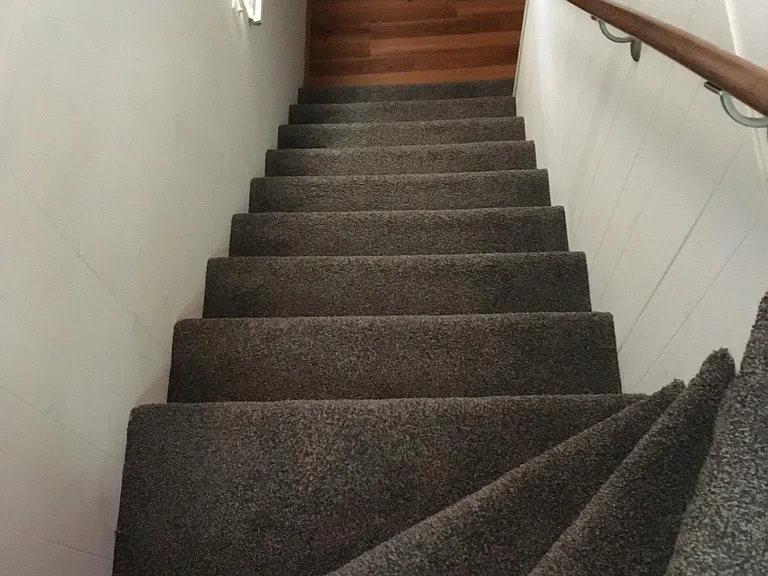 STAIR TO MAIN LIVING AREA