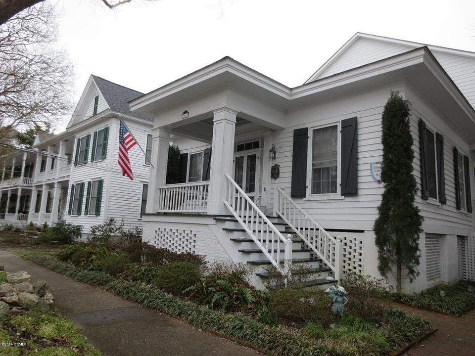 1st image of 806 Ann St