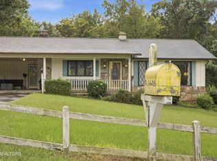 201 Leslie Dr, Harriman, TN 37748