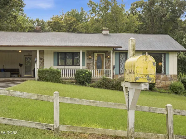 201 Leslie Dr, Harriman, TN 37748