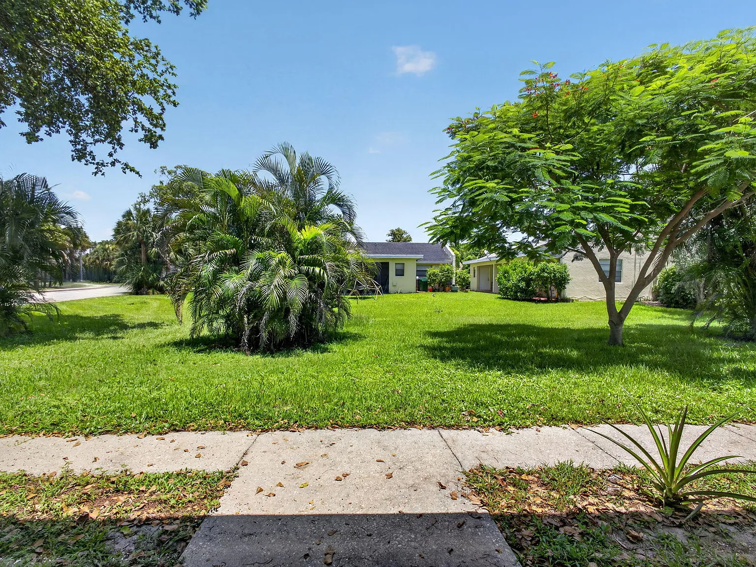 2 bed, 2.0 bath, 1060 sqft, $2,500 — Photo 3