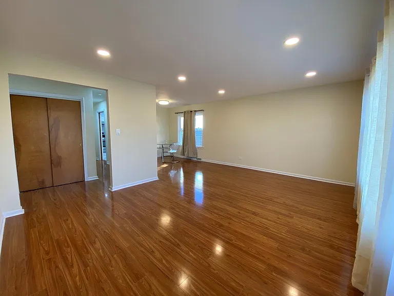 6078 N Troy St — Photo 5