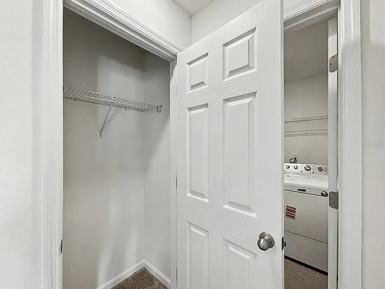 55 Signet Cir — Photo 15