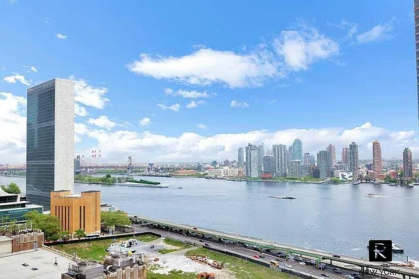 Rented by R New York | media 3