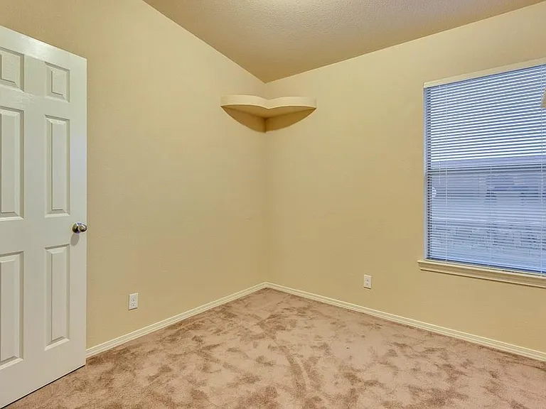 3925 Hueco Valley Dr — Photo 11