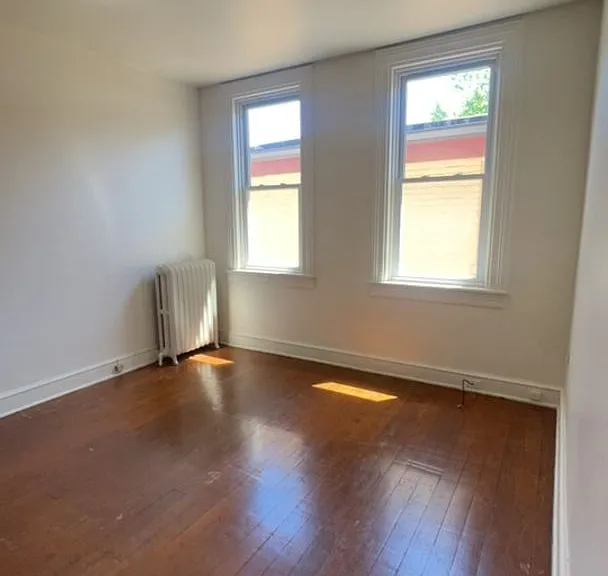 536 E Fulton St — Photo 6