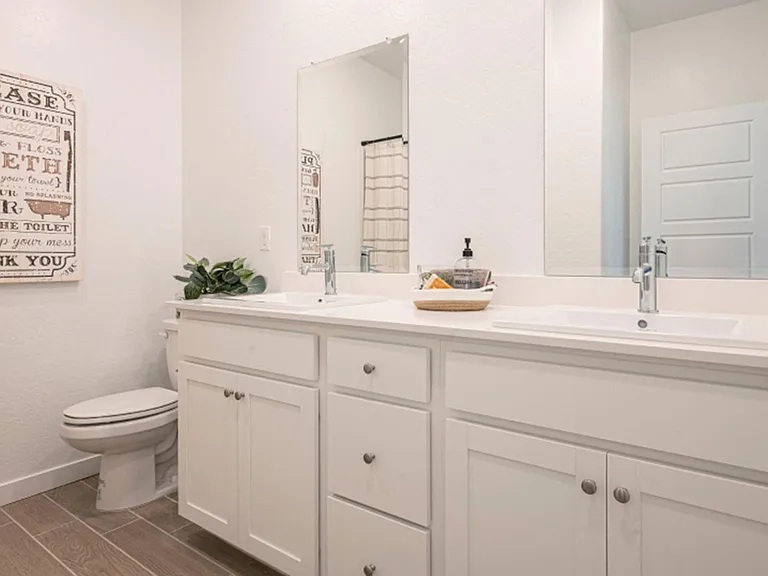 3290 La Mirada Ave — Photo 4